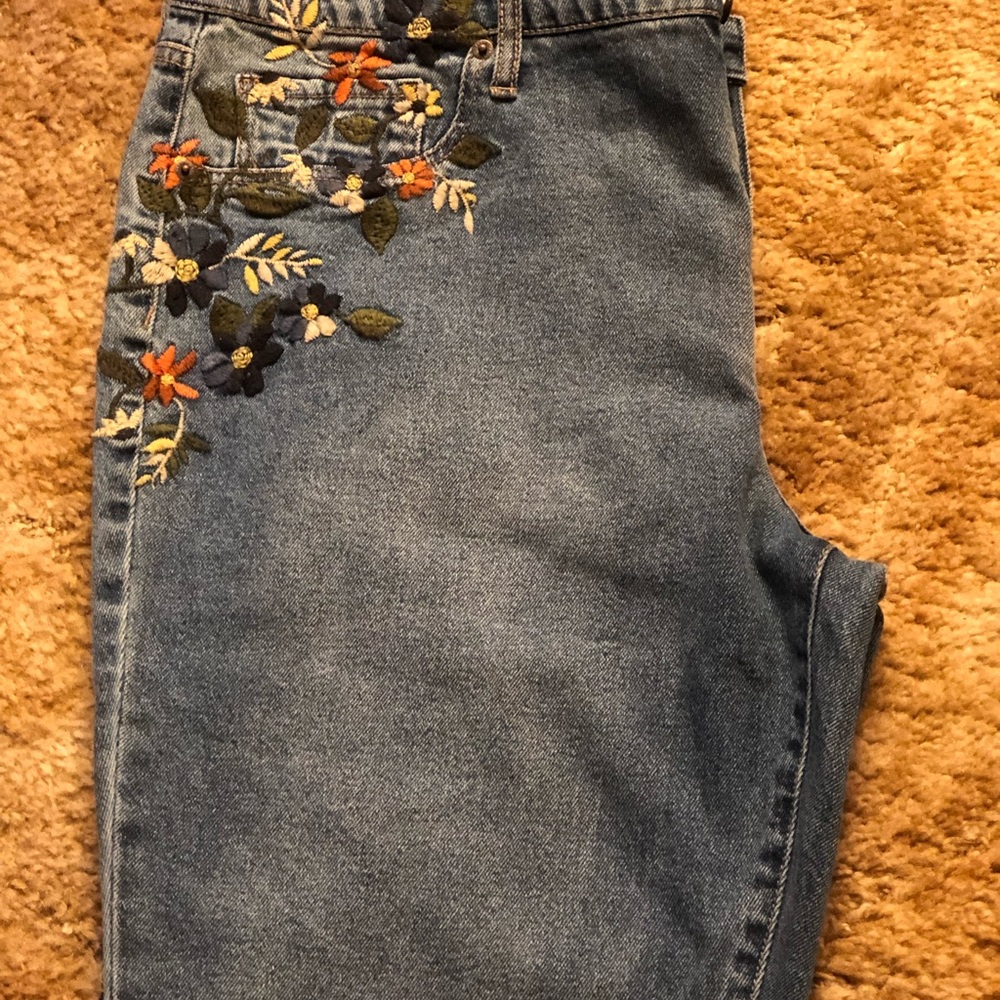 Ava & Viv Boyfriend Crop Jeans with embroidery